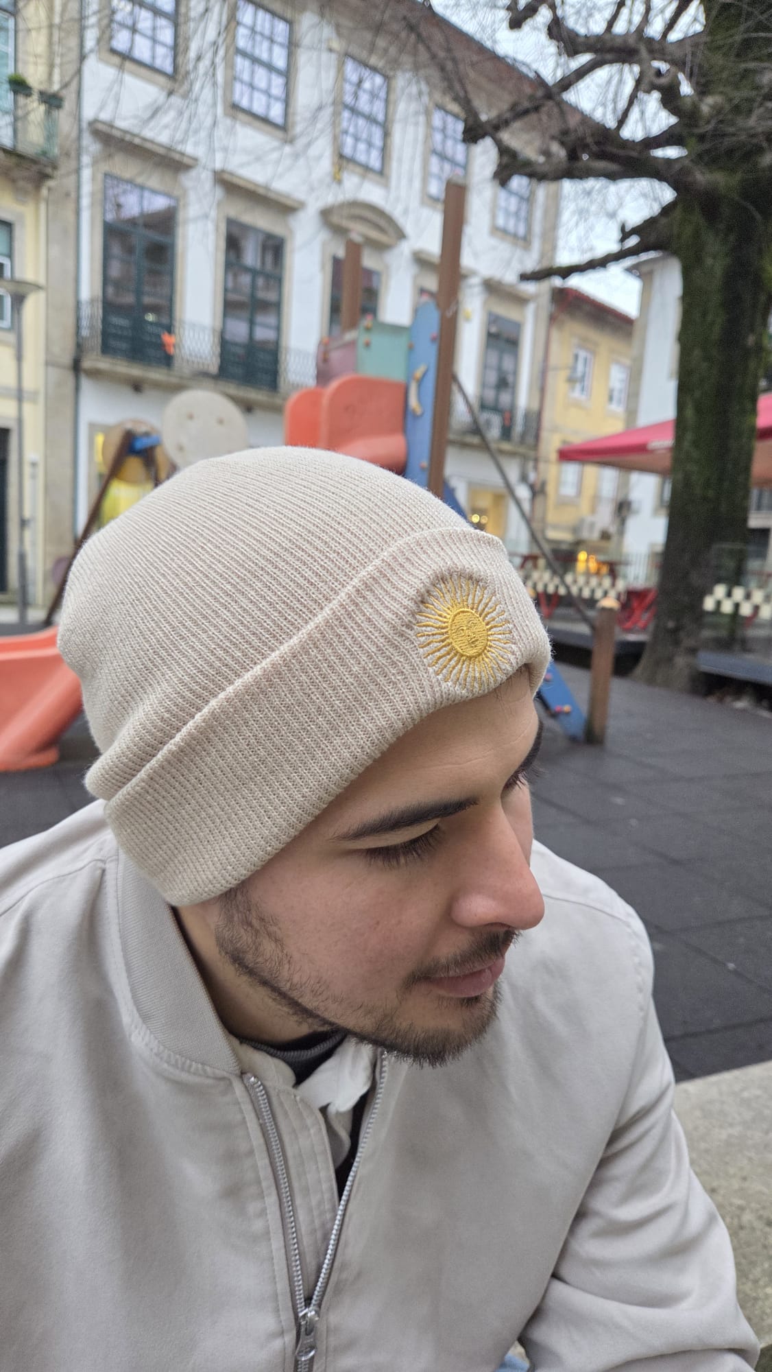 Gorrito de lana | Bordado Sol de Mayo